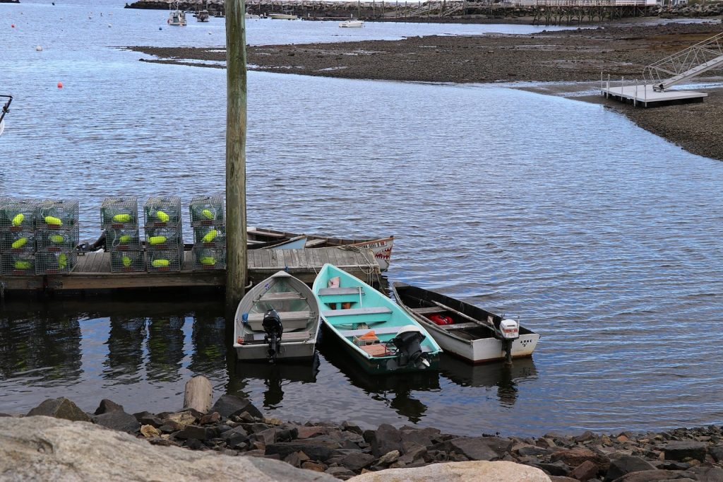 Matériaux et Outils pour le Dessin de Bateaux